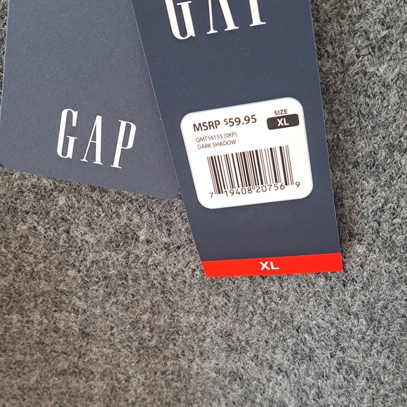 NWT- Men's GAP Crew Neck Sweater, Size XL. - Picture 3 of 9